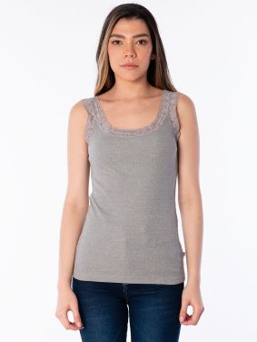 Top Escote Con Encaje